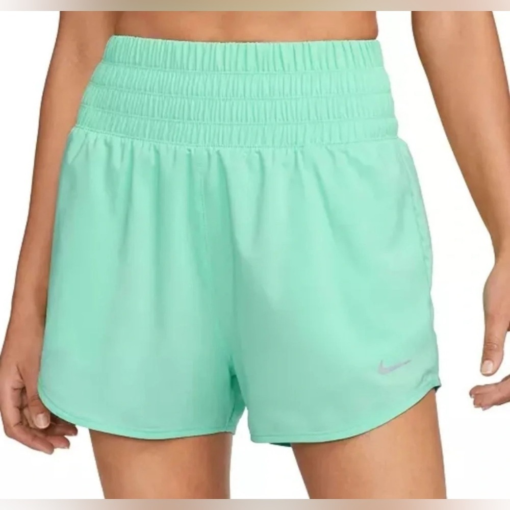 NWT Nike One Women's Dri-FIT Ultra High-Waisted 3" Brief-Lined Shorts